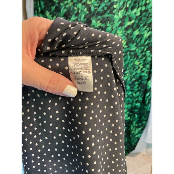 🔵 LOFT Navy V-Neck Collared Sleeveless Blouse – Size Small - Picture 7 of 7